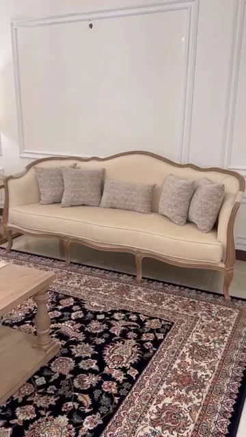 مبل فرانسوی با چرمی راحتی مدل کویین